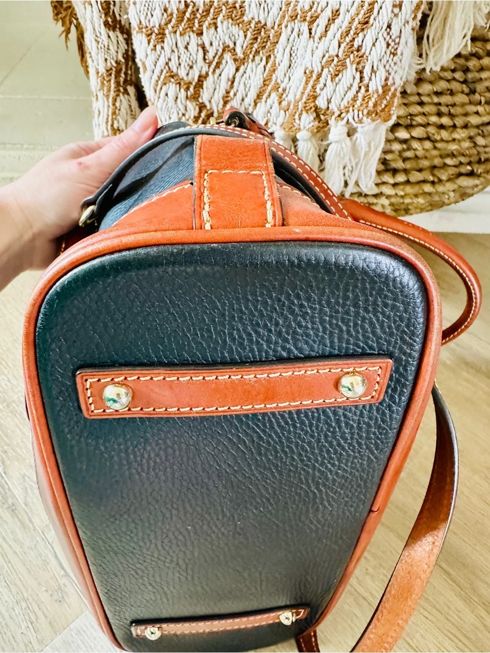 Dooney & Bourke Black & Brown Pebbled Leather Satchel w/Logo & Crossbody strap - Picture 12 of 16